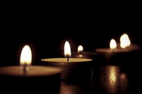candles-209157_640